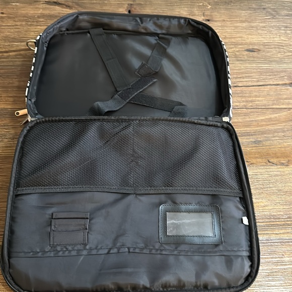 Zebra computer carrying case, gently used - Picture 11 of 15